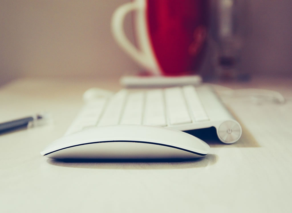 リップルについての記事をまとめる様子