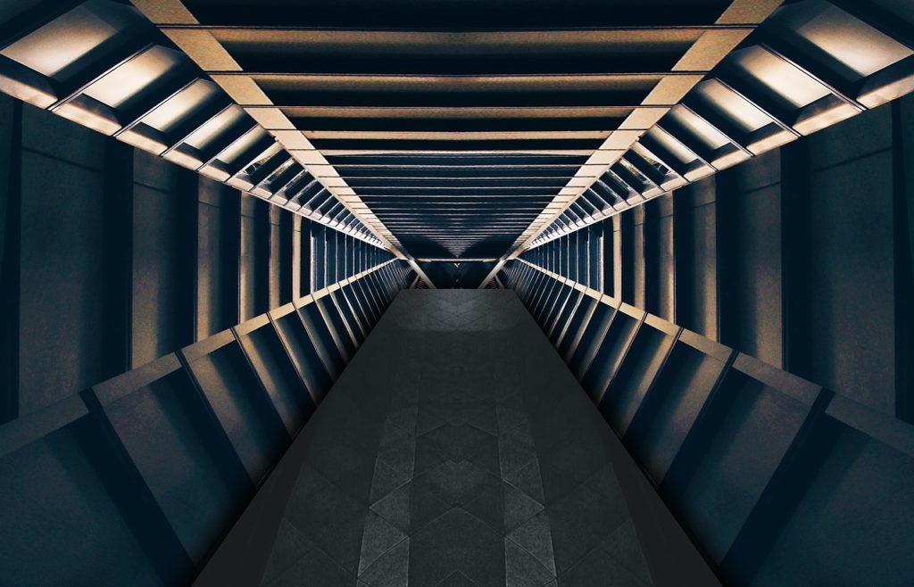 奥行きのある通路